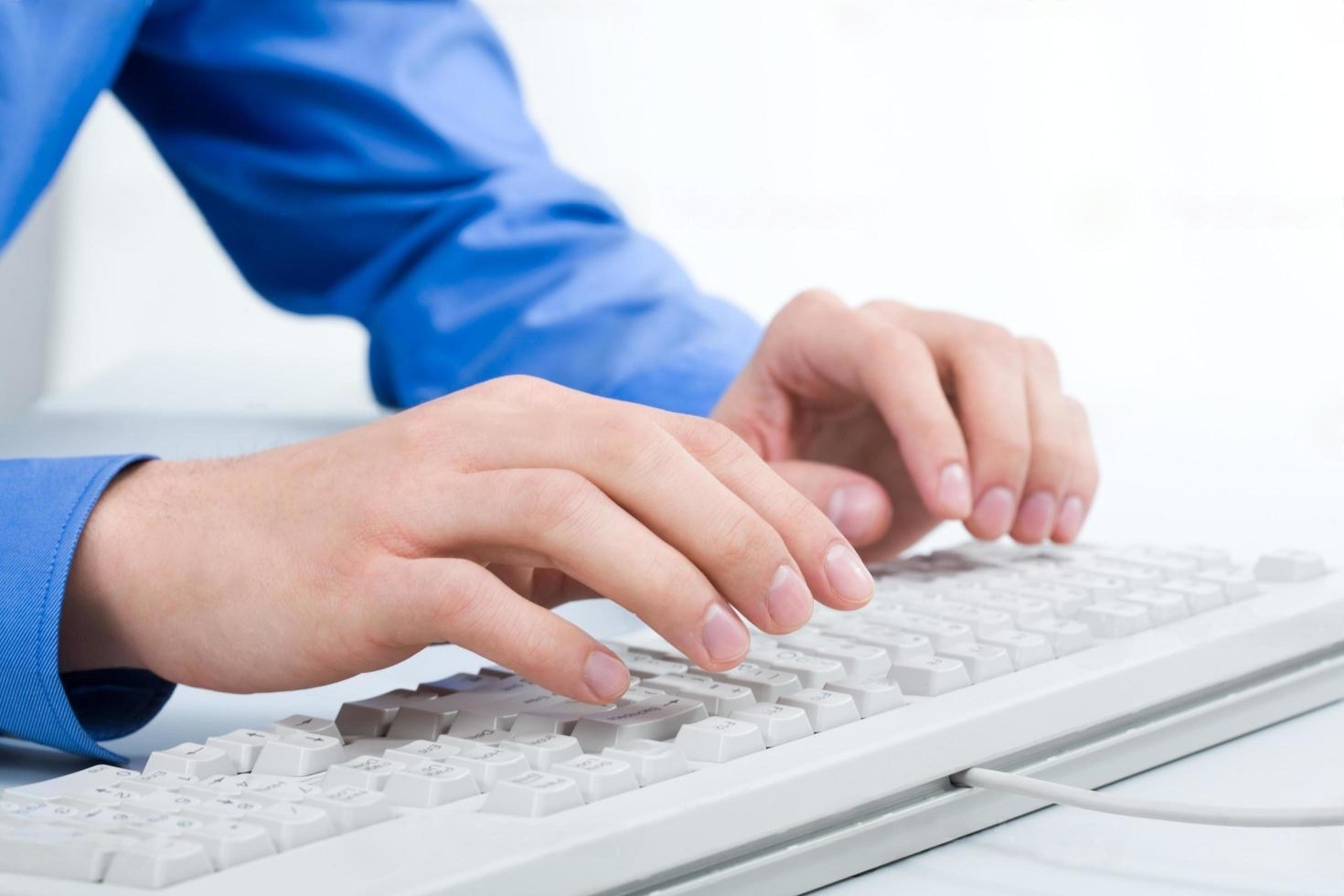 Оператор ЭВМ за работой